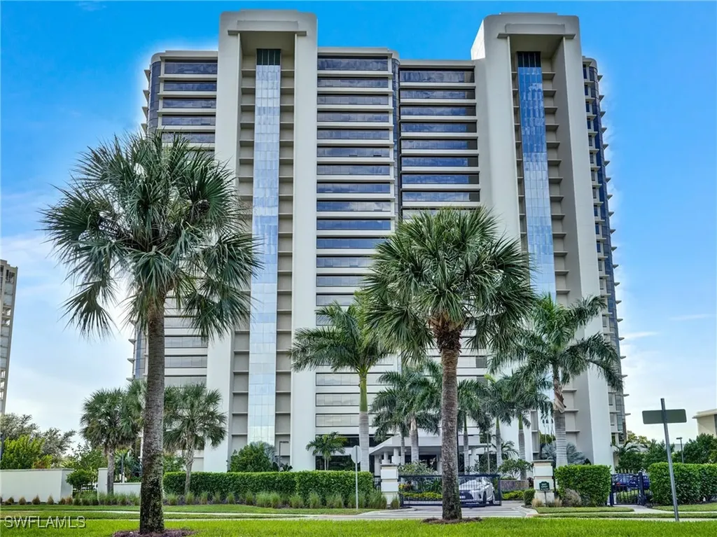 6825 Grenadier Boulevard Naples FL 34108
