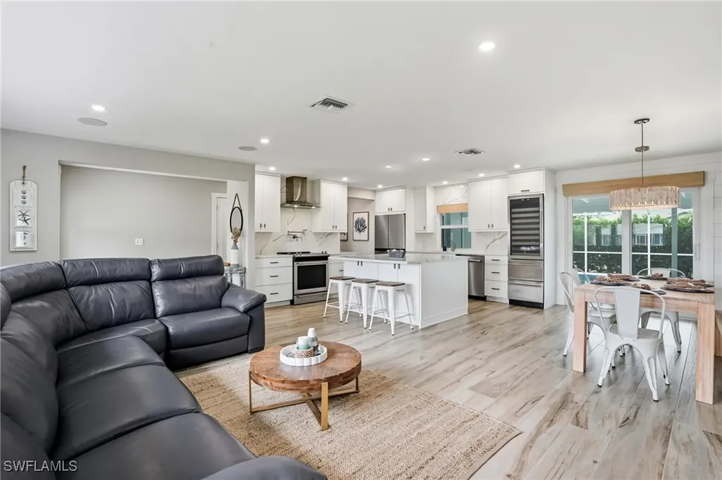 6163 Plumosa Avenue Fort Myers FL 33908