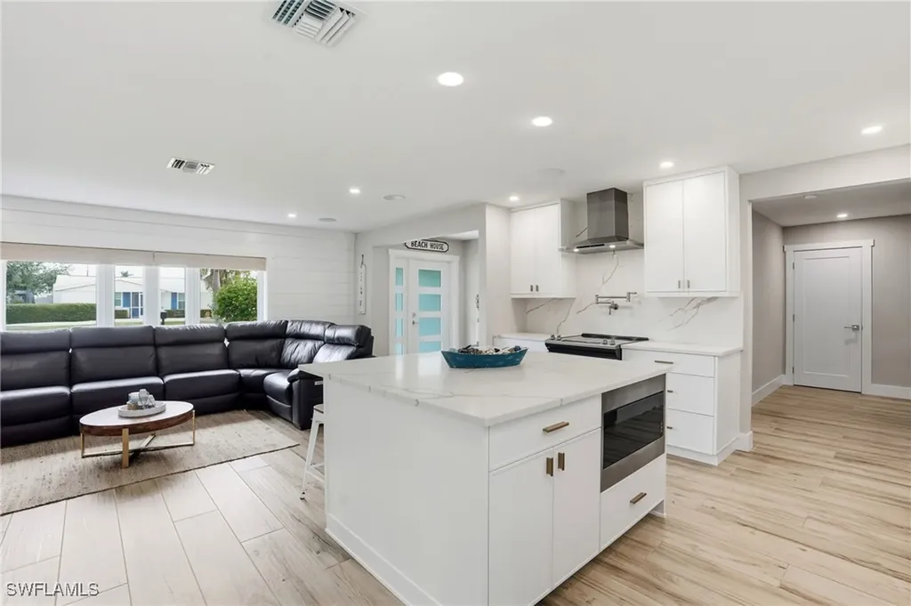 6163 Plumosa Avenue Fort Myers FL 33908