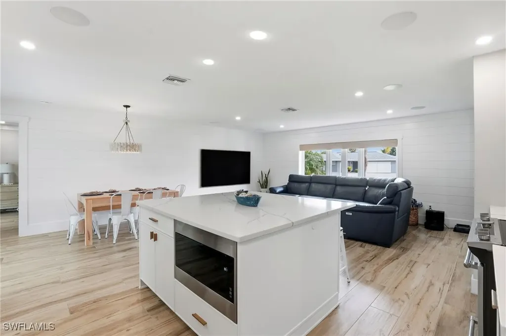 6163 Plumosa Avenue Fort Myers FL 33908