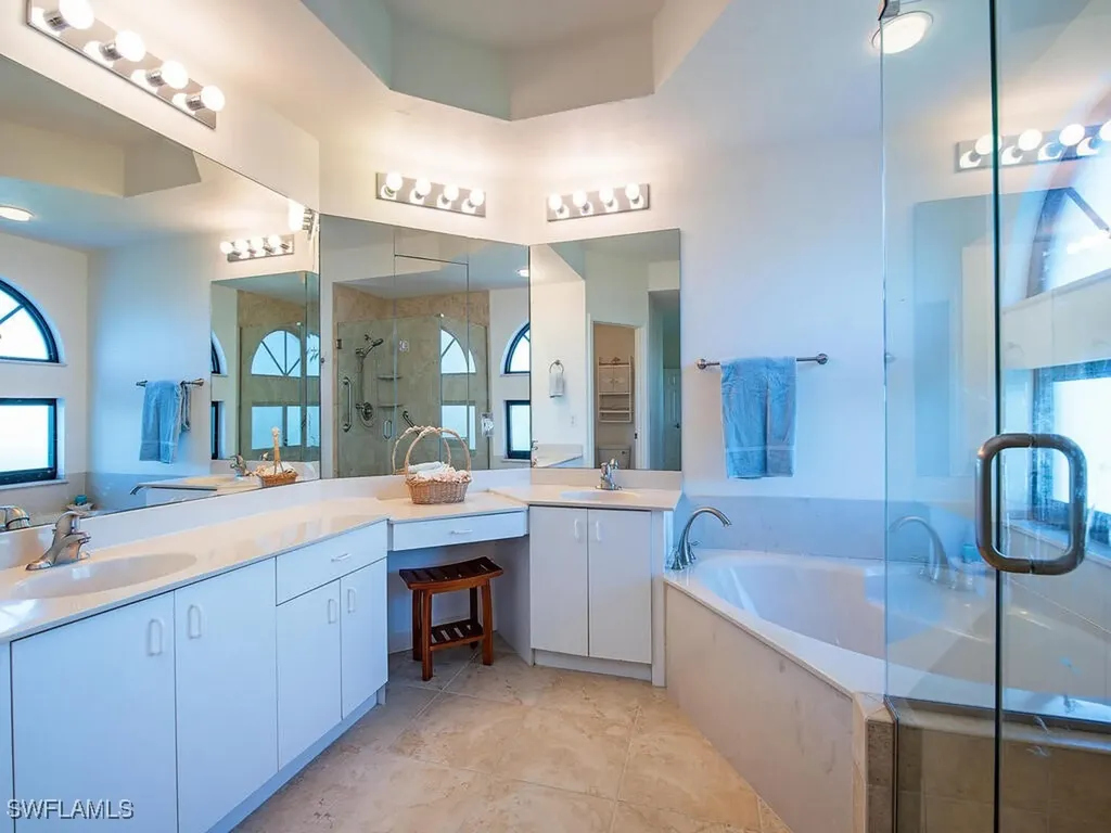 6520 Valen Way Naples FL 34108
