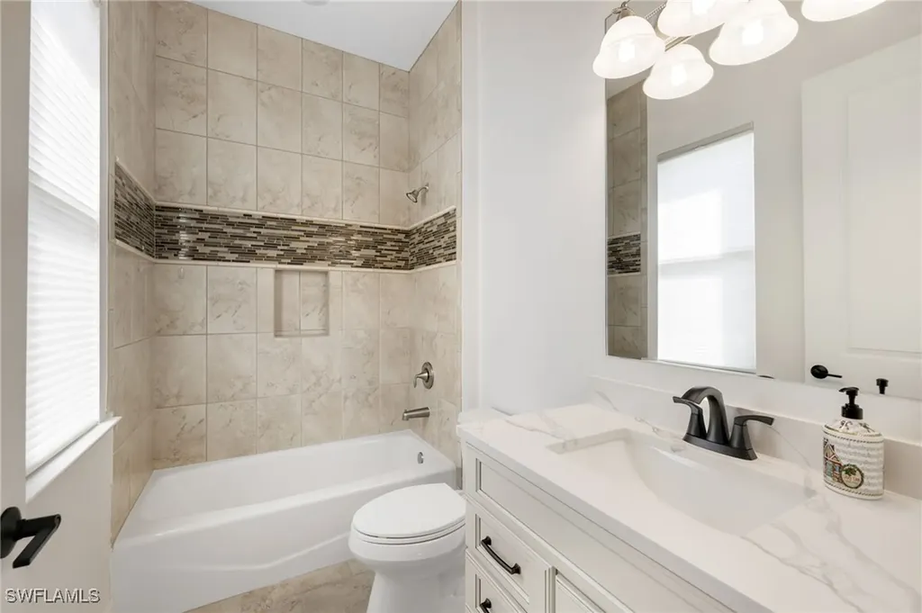 6851 Lakewood Isle Drive Fort Myers FL 33908