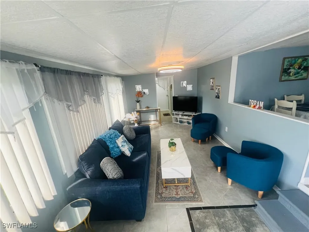 471 Palm Drive Naples FL 34114