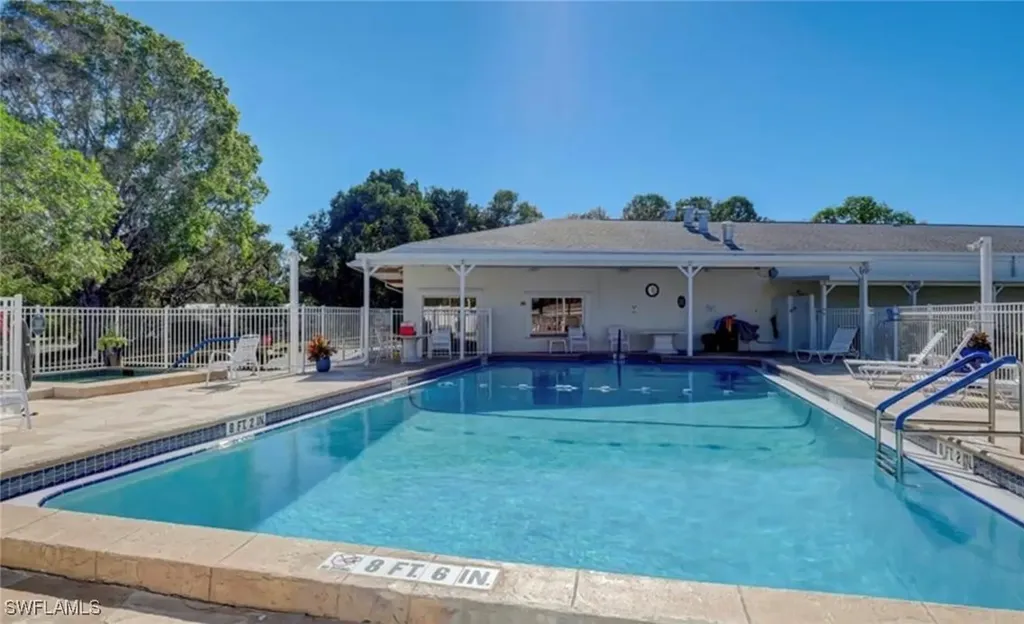 471 Palm Drive Naples FL 34114