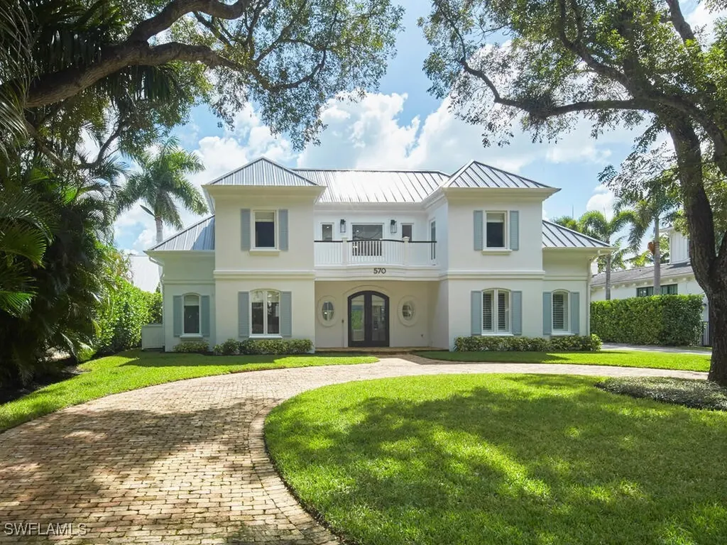570 2nd Avenue N Naples FL 34102