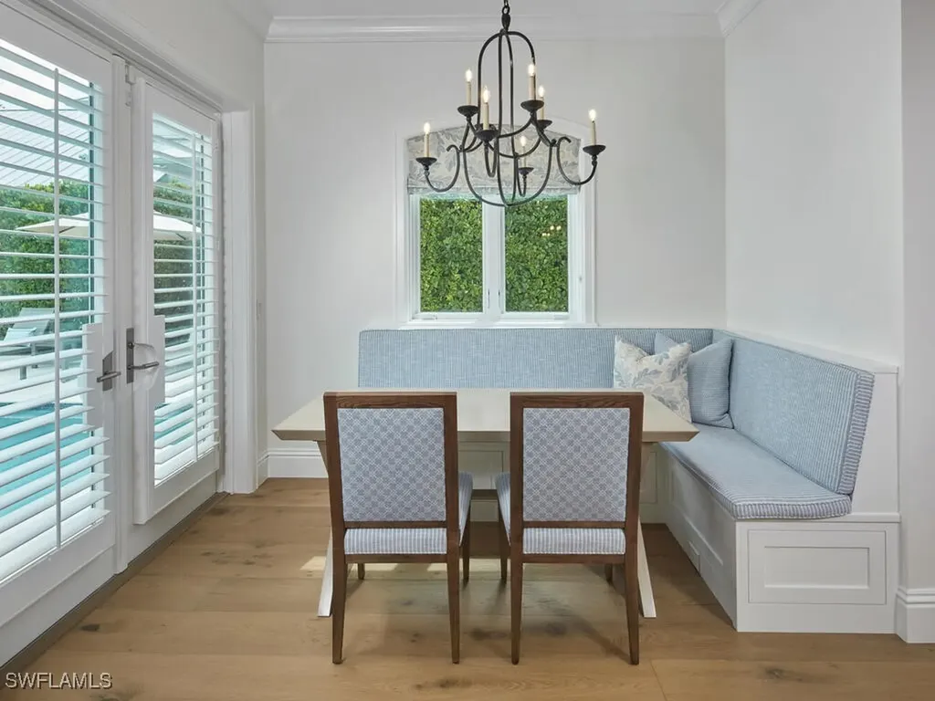 570 2nd Avenue N Naples FL 34102