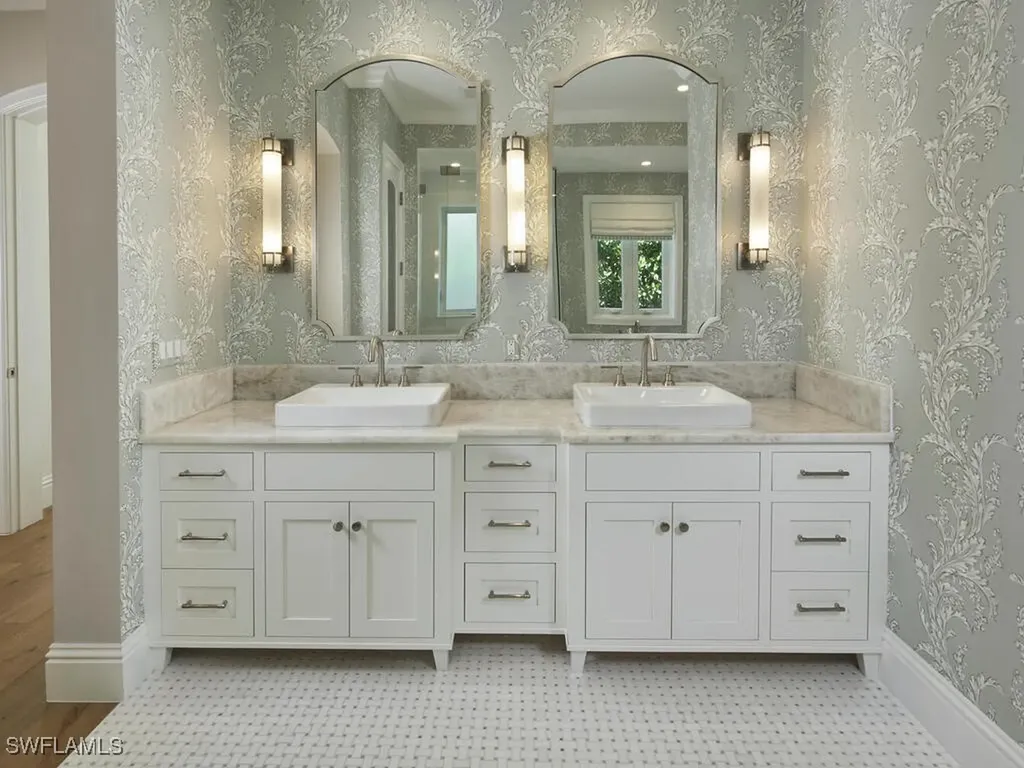 570 2nd Avenue N Naples FL 34102