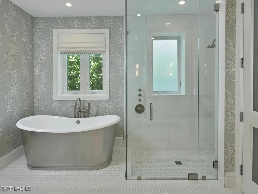 570 2nd Avenue N Naples FL 34102