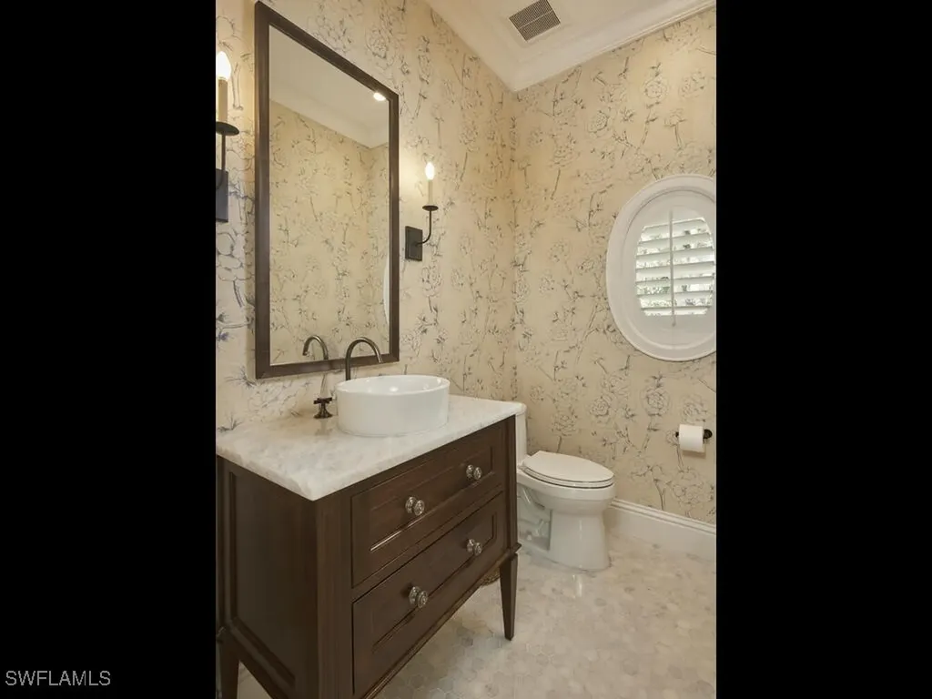 570 2nd Avenue N Naples FL 34102