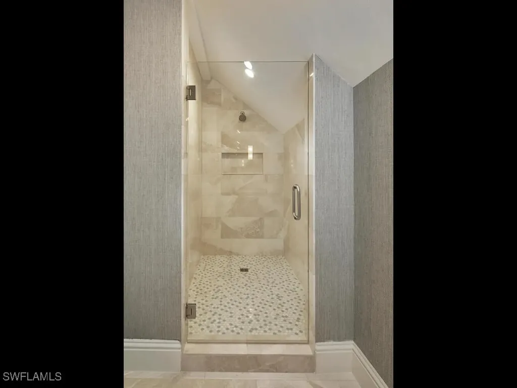 570 2nd Avenue N Naples FL 34102