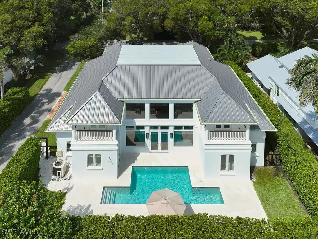 570 2nd Avenue N Naples FL 34102