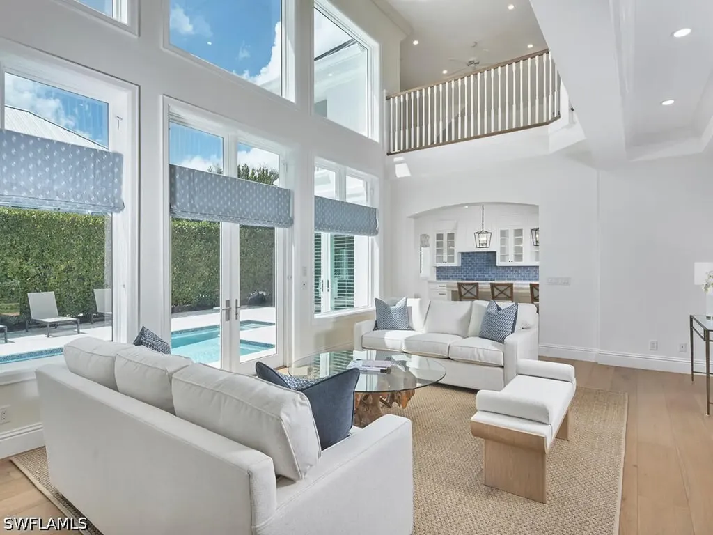 570 2nd Avenue N Naples FL 34102