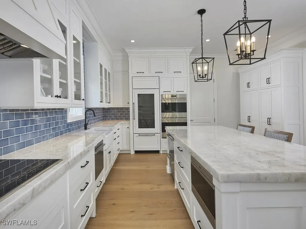 570 2nd Avenue N Naples FL 34102