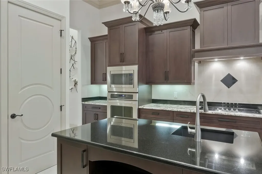 5869 Hammock Isle Circle Naples FL 34119