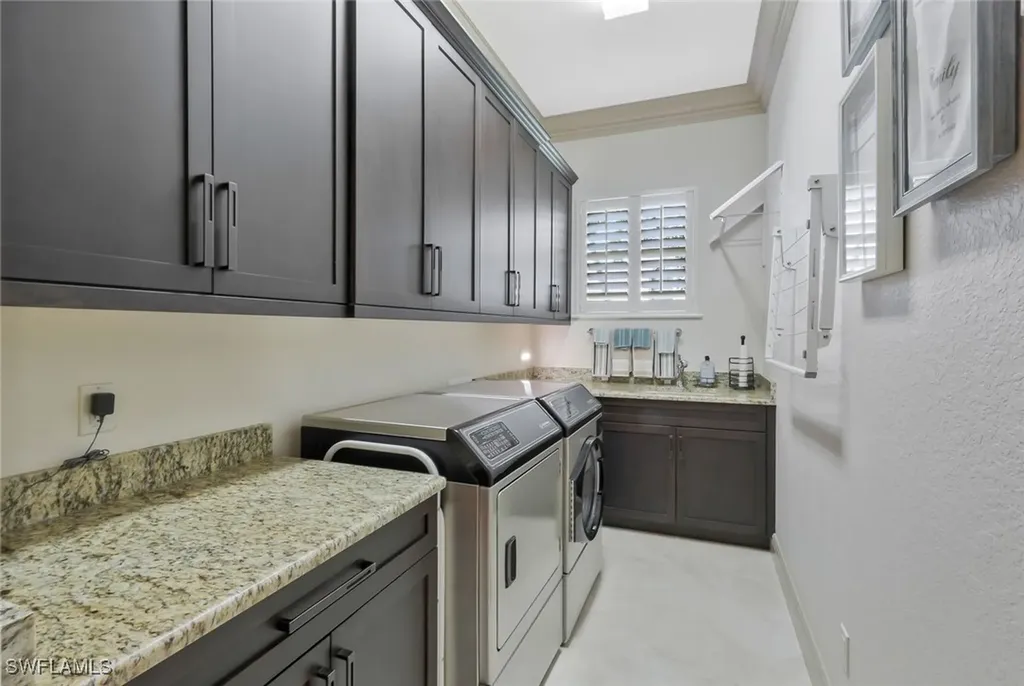 5869 Hammock Isle Circle Naples FL 34119