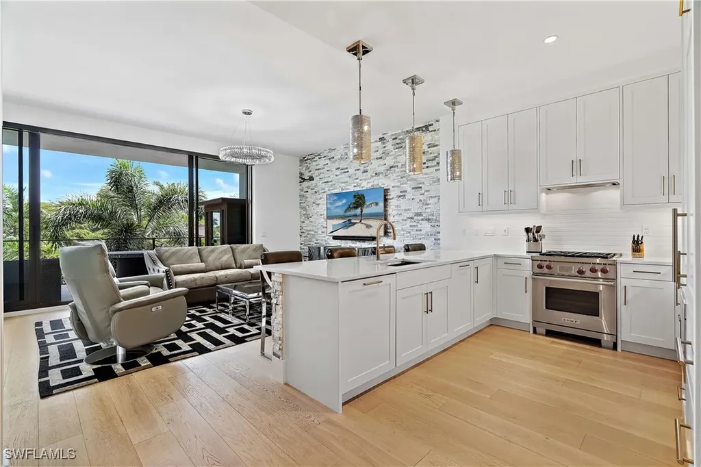 850 Central Avenue Naples FL 34102