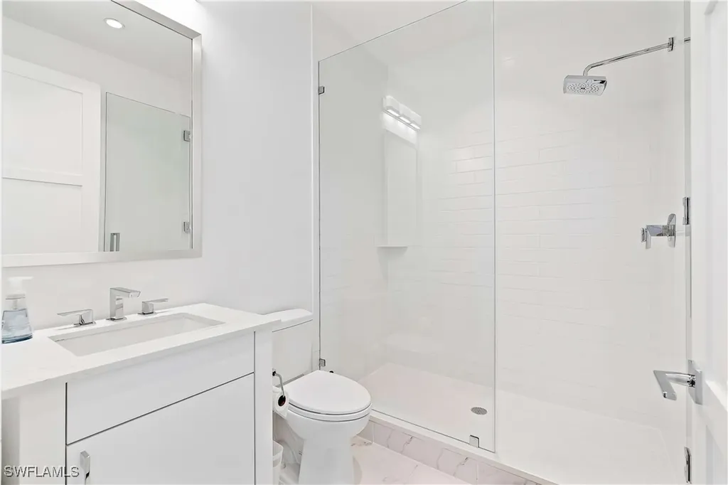 850 Central Avenue Naples FL 34102