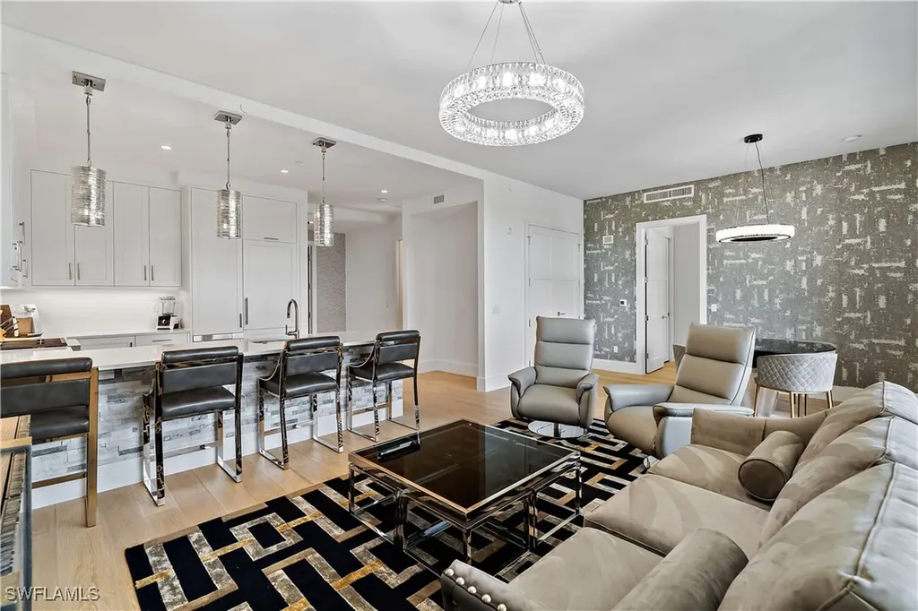 850 Central Avenue Naples FL 34102