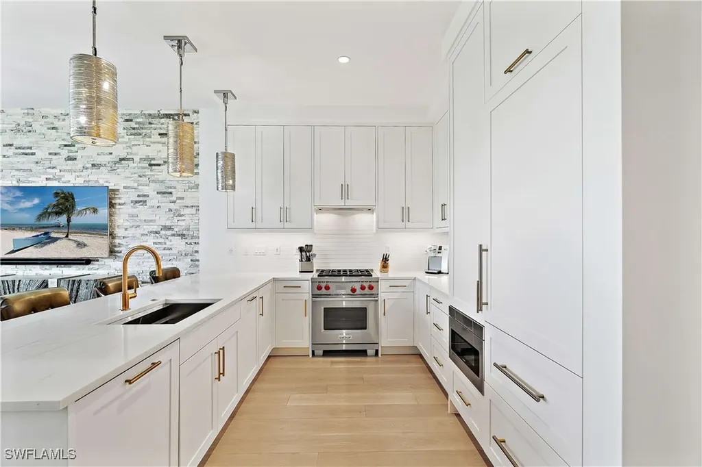 850 Central Avenue Naples FL 34102