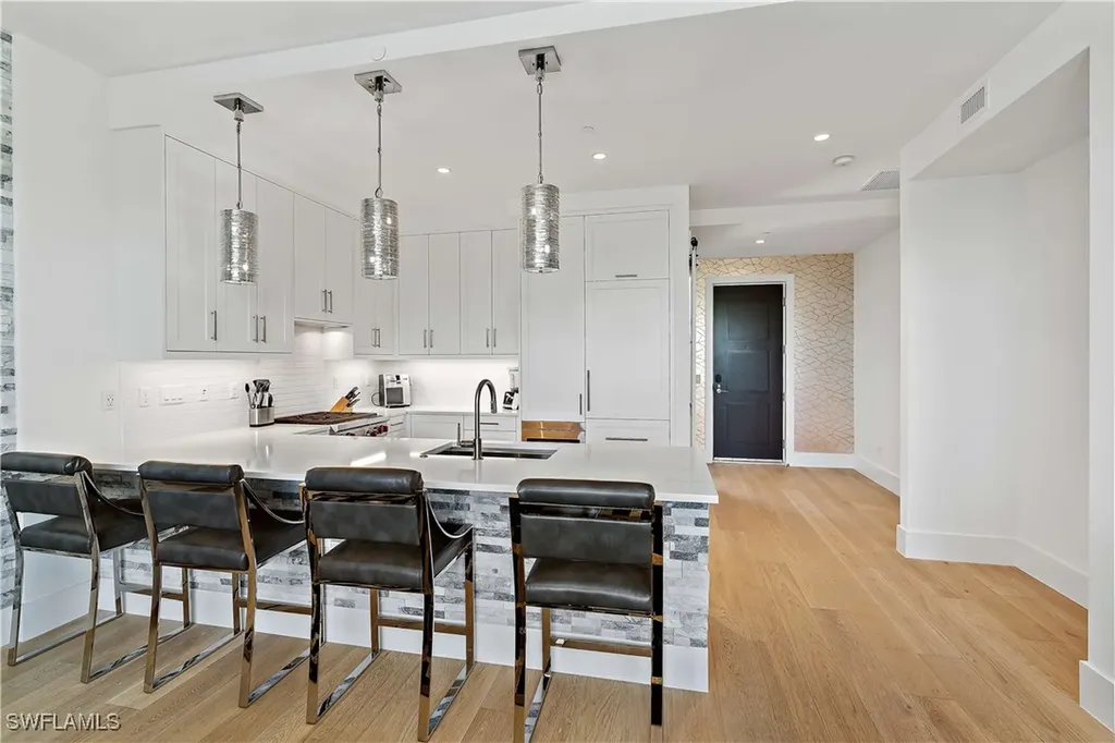 850 Central Avenue Naples FL 34102