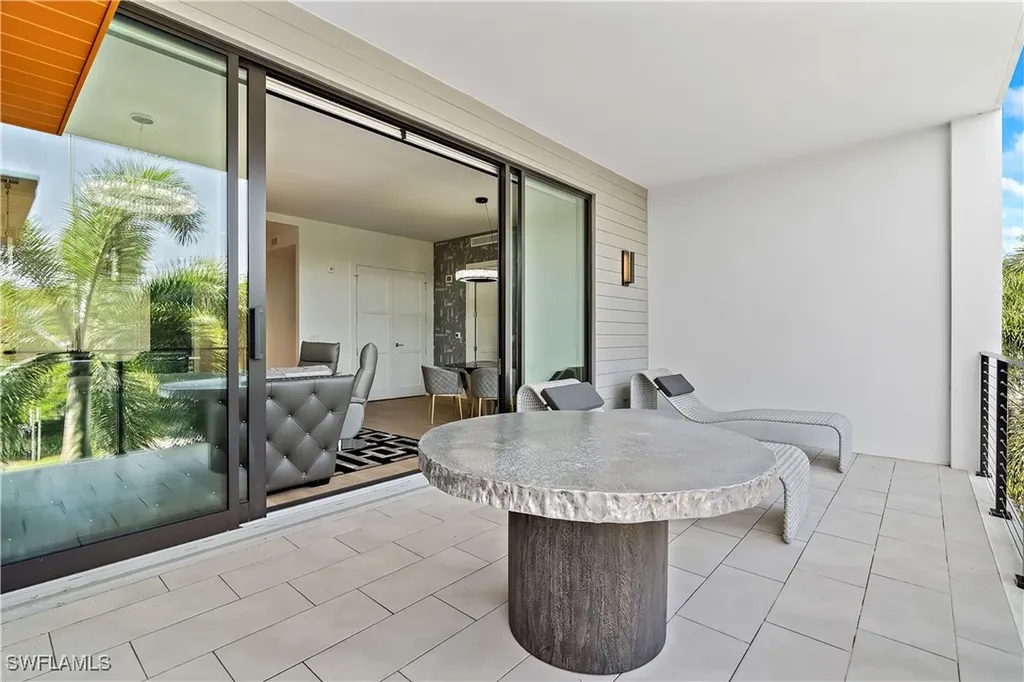 850 Central Avenue Naples FL 34102