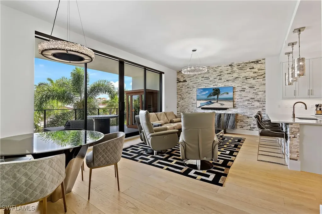 850 Central Avenue Naples FL 34102