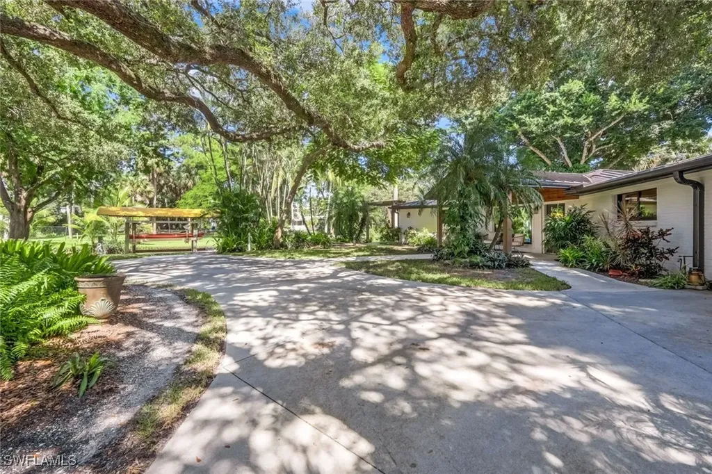 9856 Tonya Court Bonita Springs FL 34135