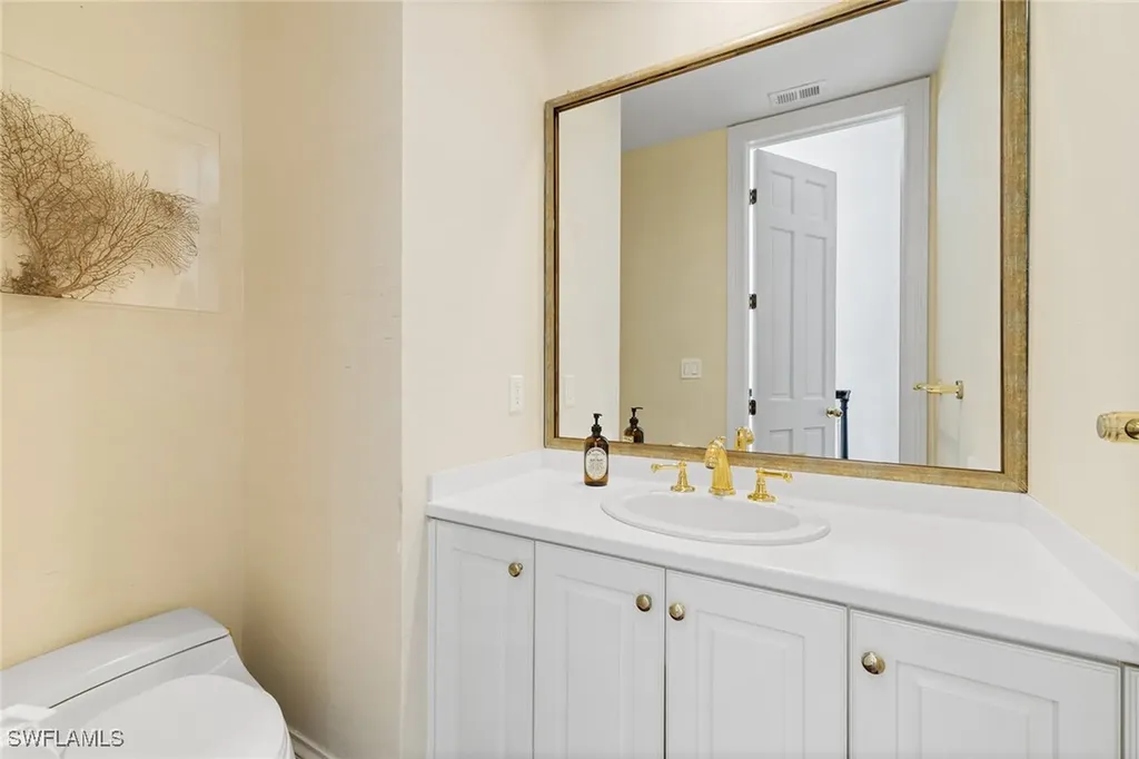 156 Colonade Circle Naples FL 34103