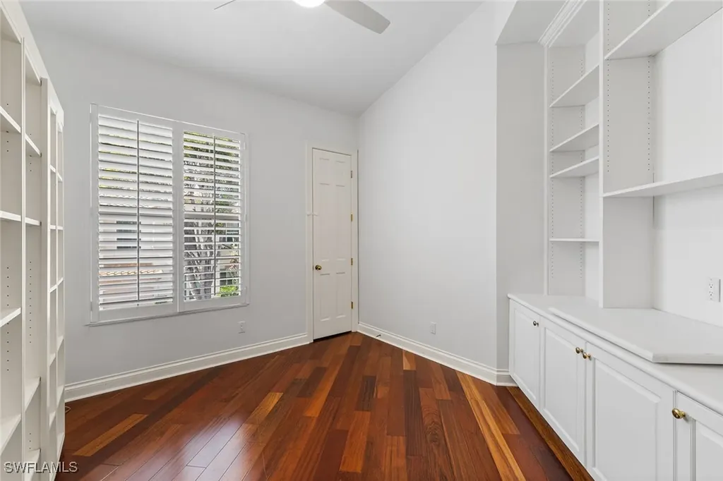 156 Colonade Circle Naples FL 34103