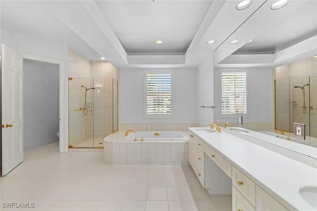 156 Colonade Circle Naples FL 34103