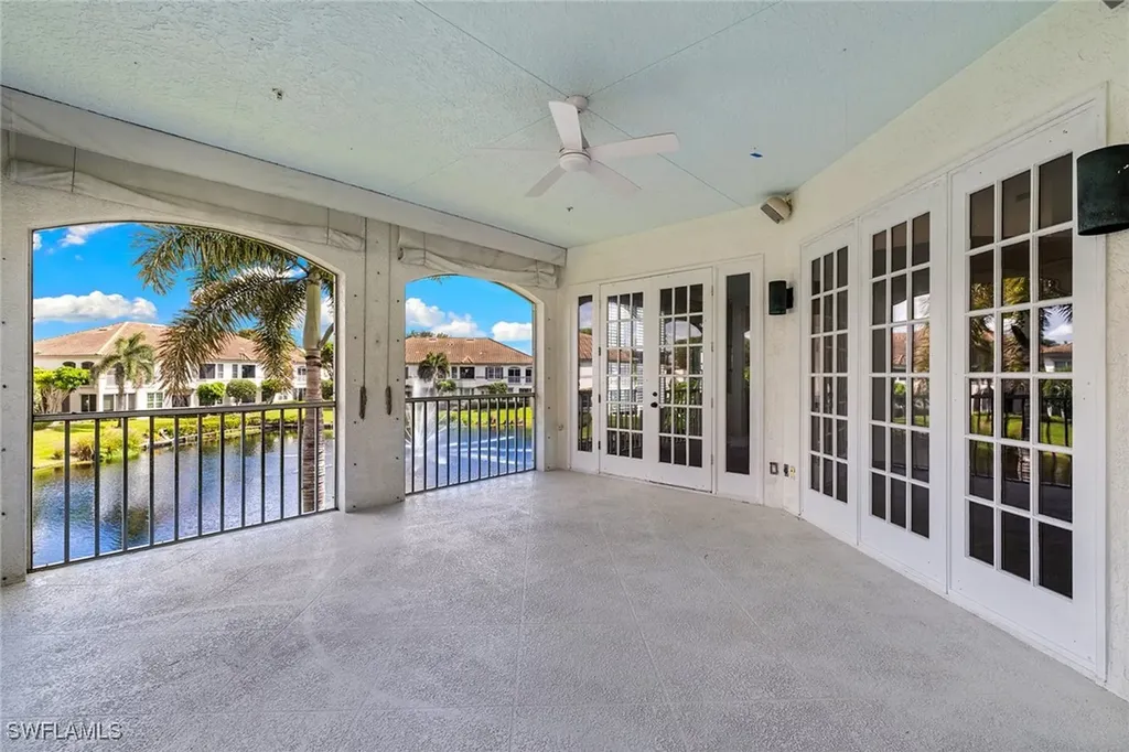 156 Colonade Circle Naples FL 34103
