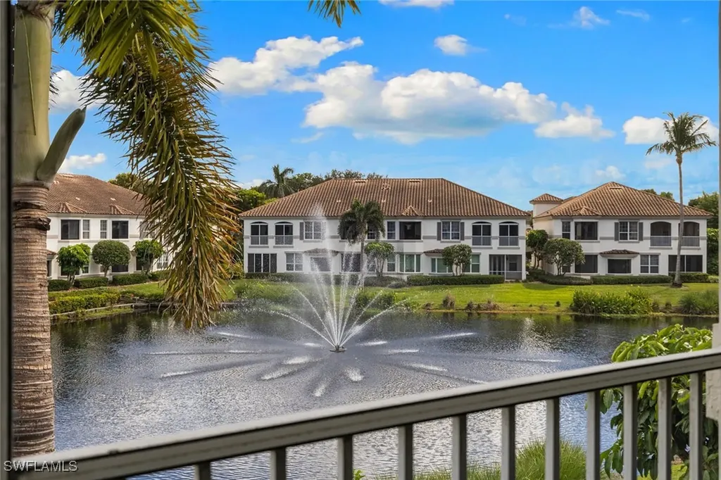 156 Colonade Circle Naples FL 34103
