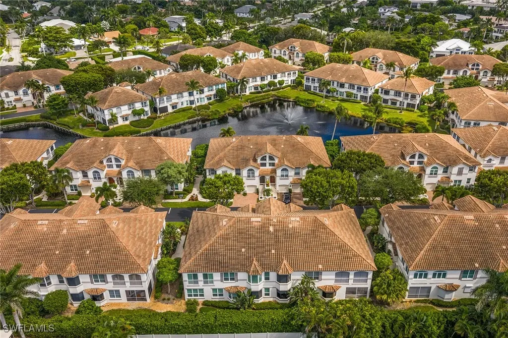 156 Colonade Circle Naples FL 34103