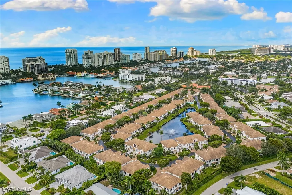 156 Colonade Circle Naples FL 34103