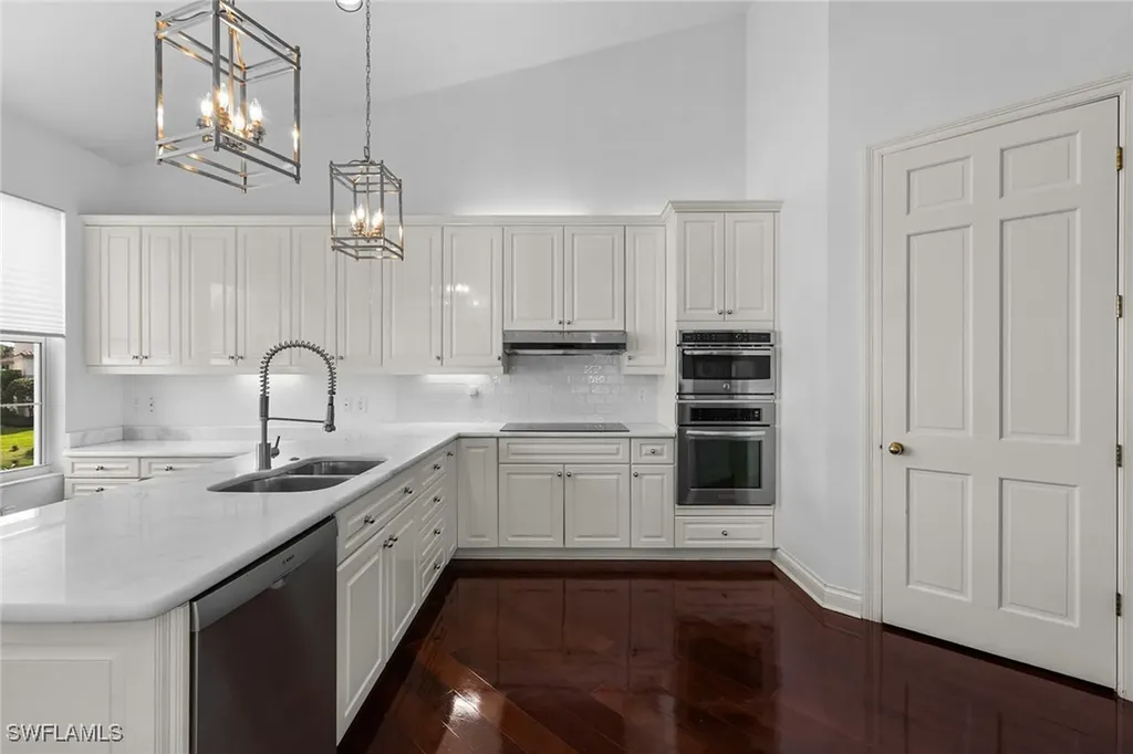 156 Colonade Circle Naples FL 34103