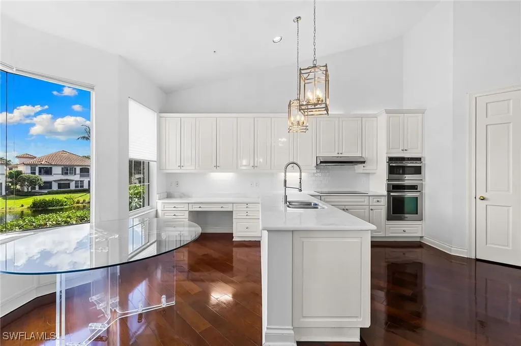 156 Colonade Circle Naples FL 34103