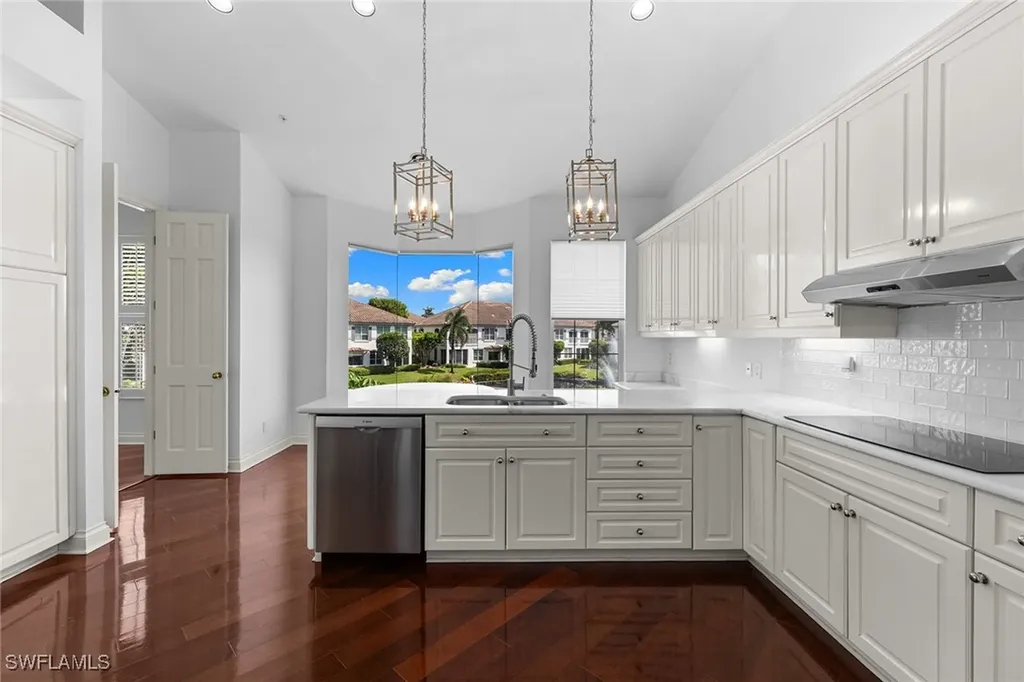 156 Colonade Circle Naples FL 34103