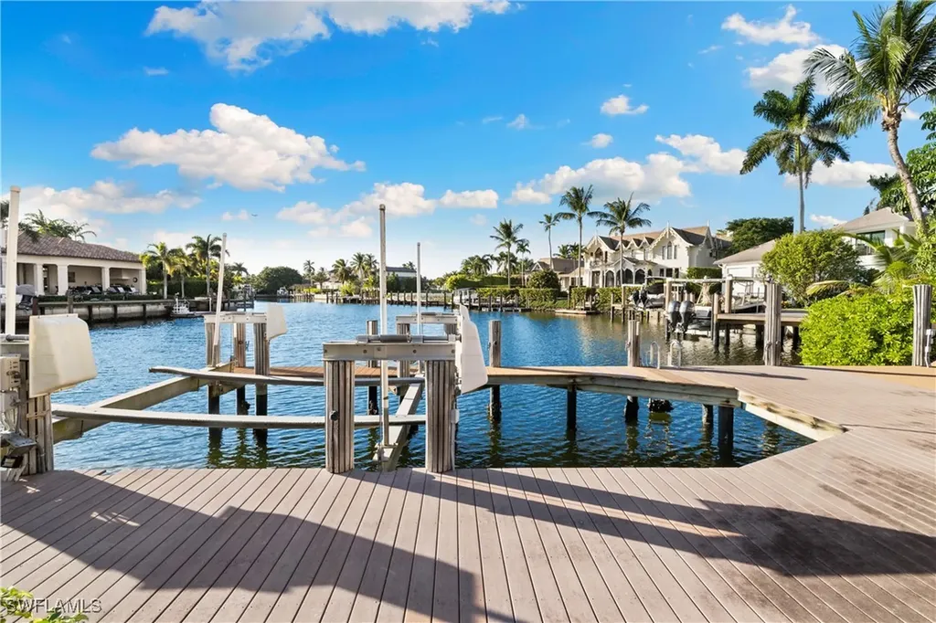 2170 Marina Drive Naples FL 34102