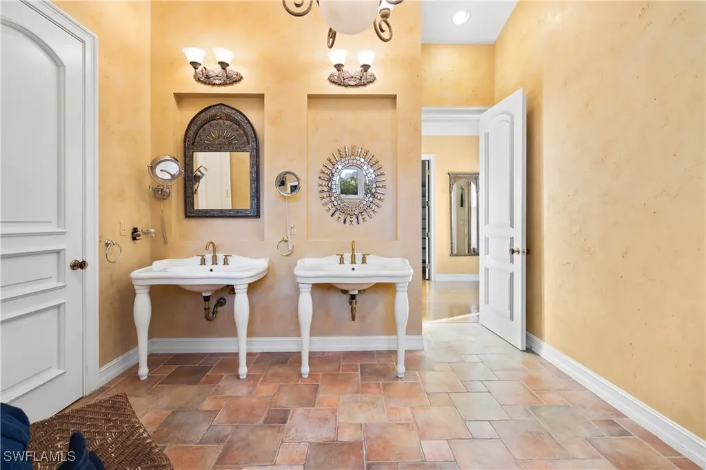 2170 Marina Drive Naples FL 34102