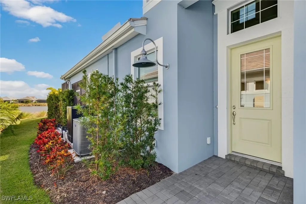 8904 Yucatan Court Naples FL 34112