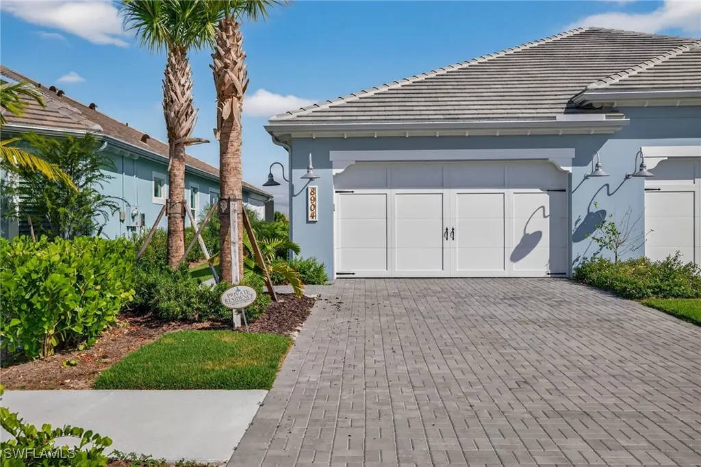 8904 Yucatan Court Naples FL 34112
