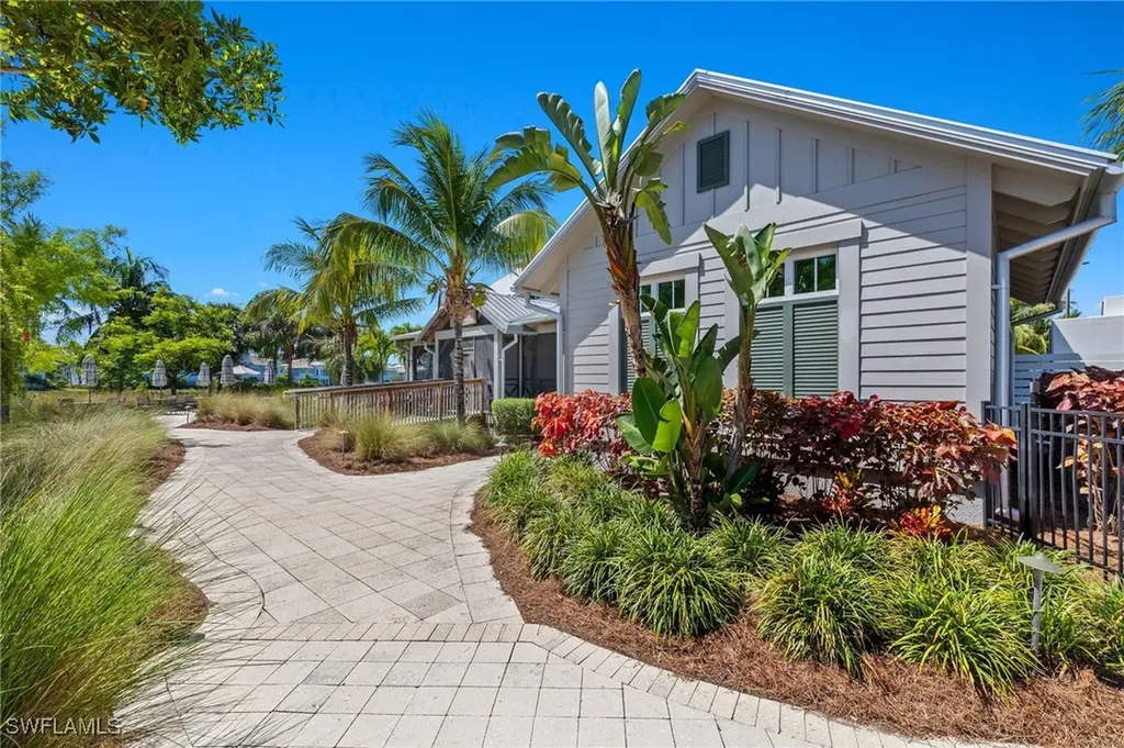 8904 Yucatan Court Naples FL 34112