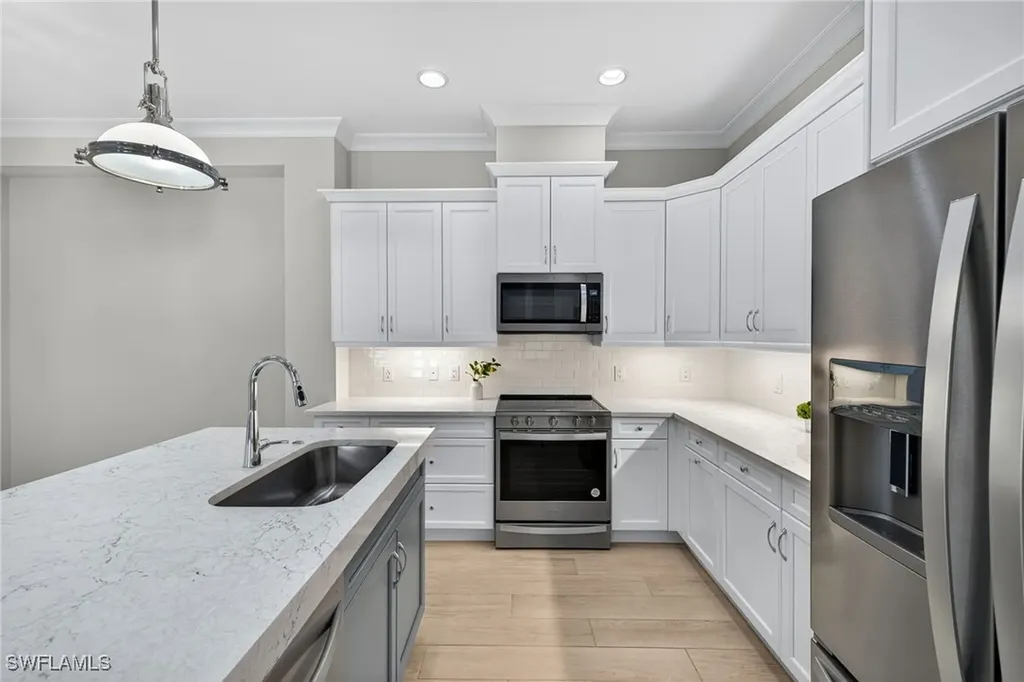 8904 Yucatan Court Naples FL 34112