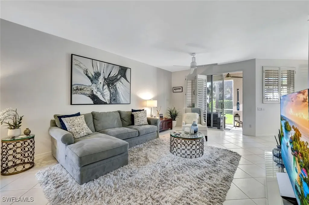 Naples FL, 300 L Ambiance Circle, Unit 3-105
