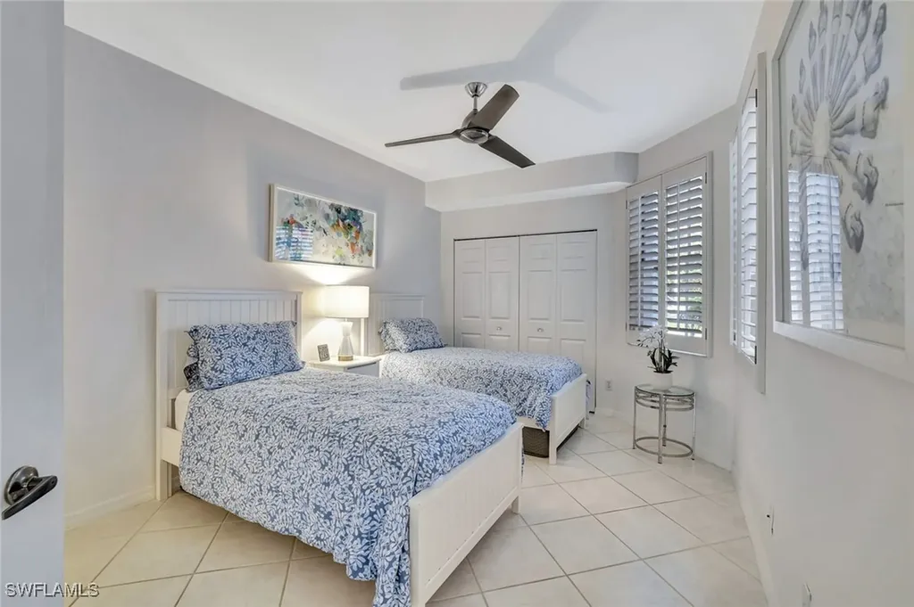 300 L Ambiance Circle Naples FL 34108