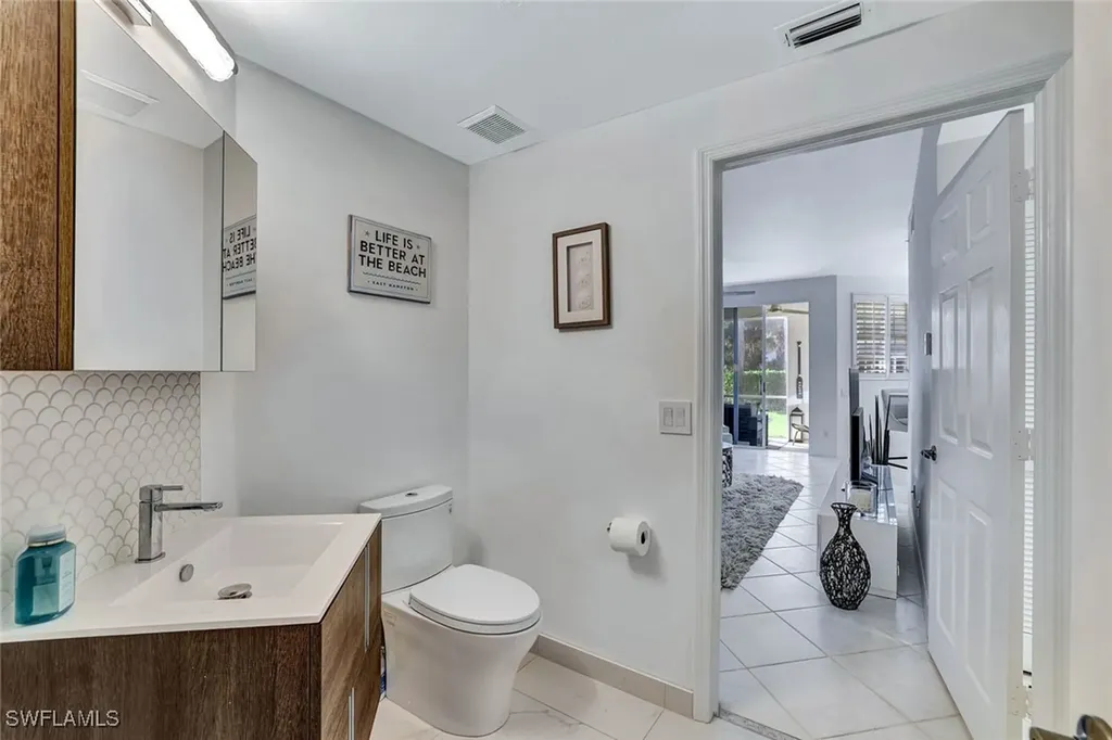 300 L Ambiance Circle Naples FL 34108