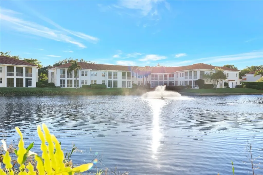300 L Ambiance Circle Naples FL 34108