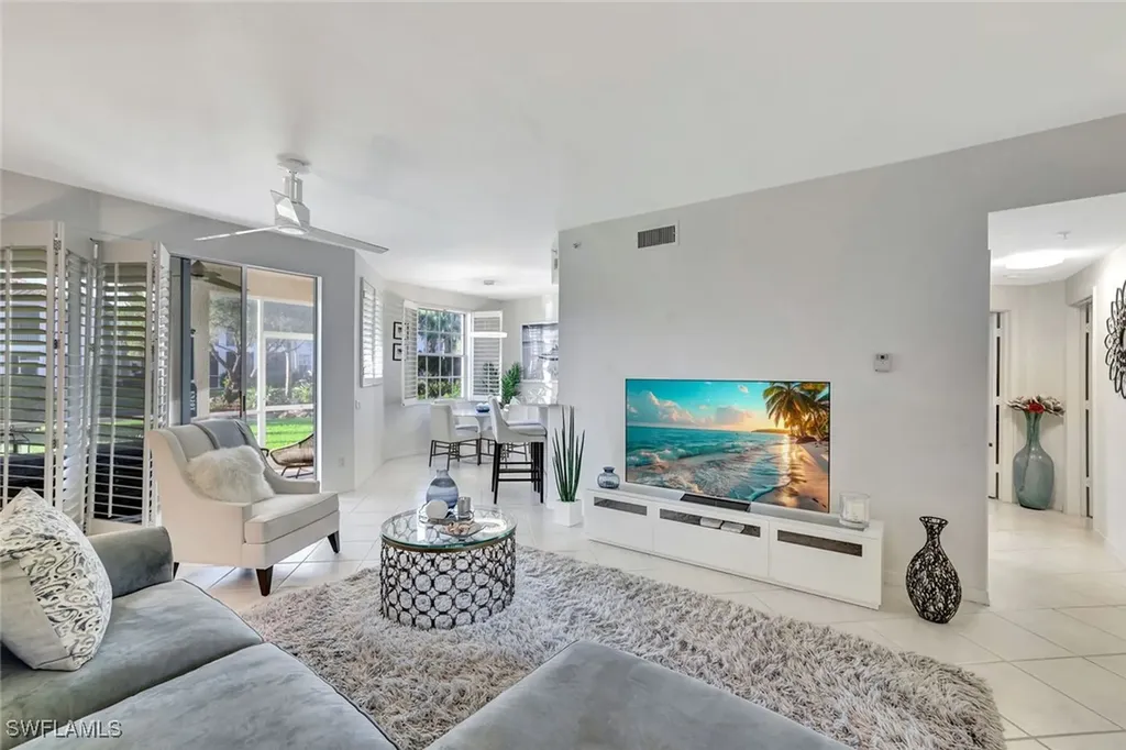 300 L Ambiance Circle Naples FL 34108