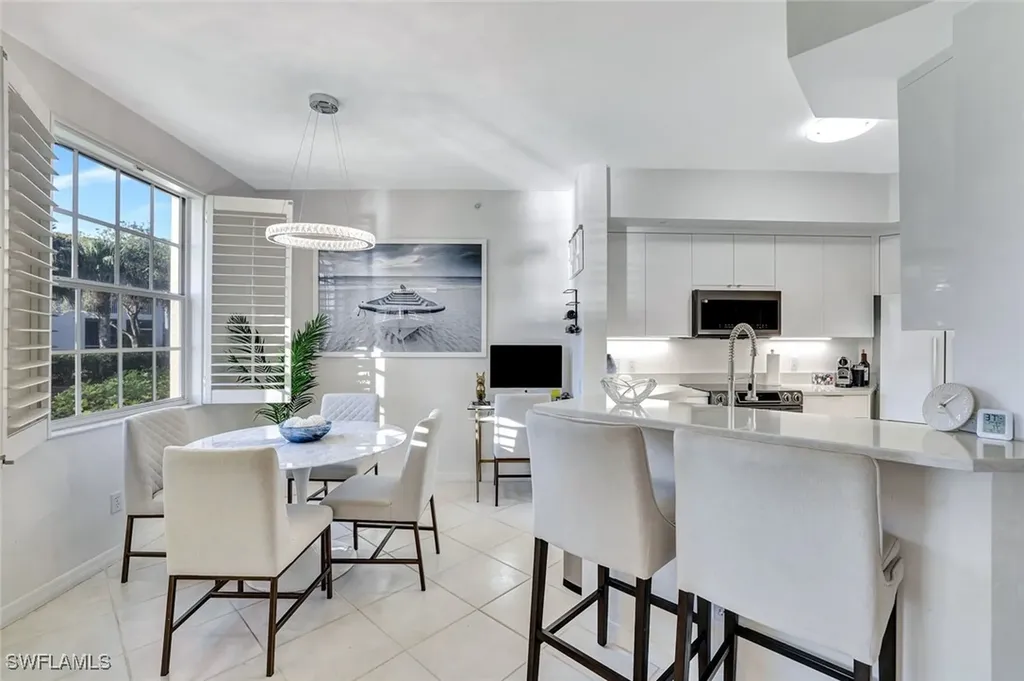 300 L Ambiance Circle Naples FL 34108