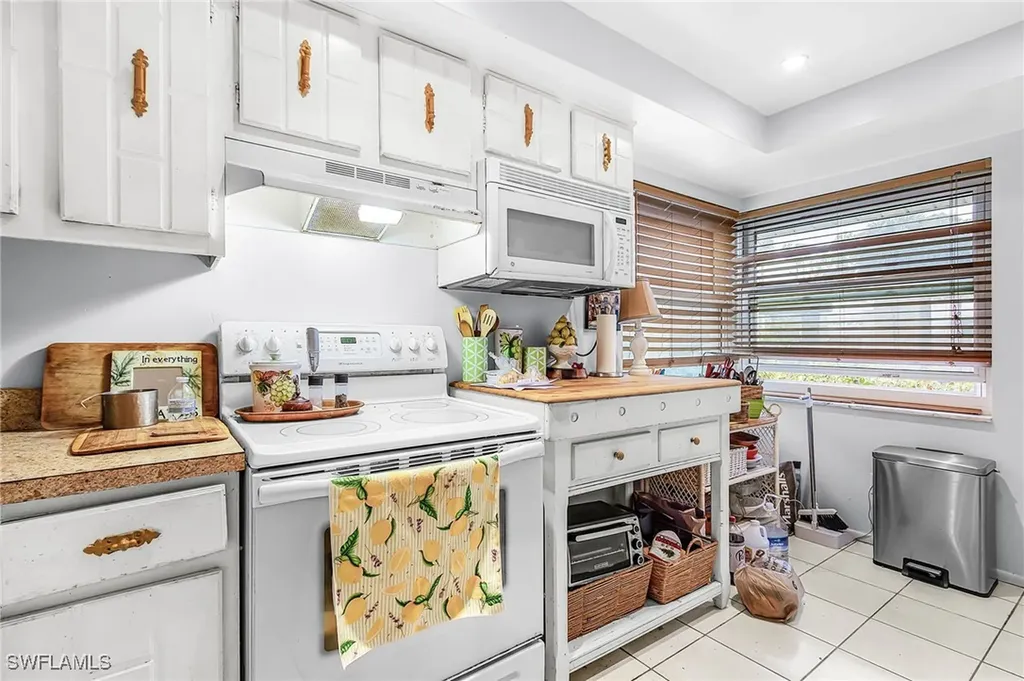 5579 Rattlesnake Hammock Road Naples FL 34113